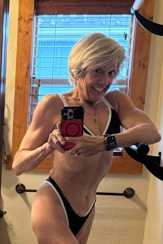 Fit Oma für junge Schwanz