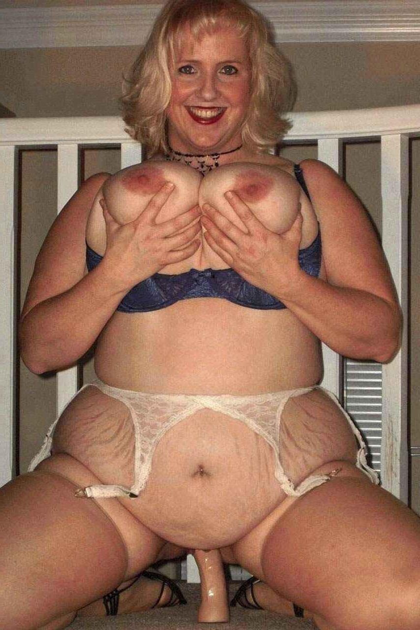 Busty BBW Pornstar Daphne Stone