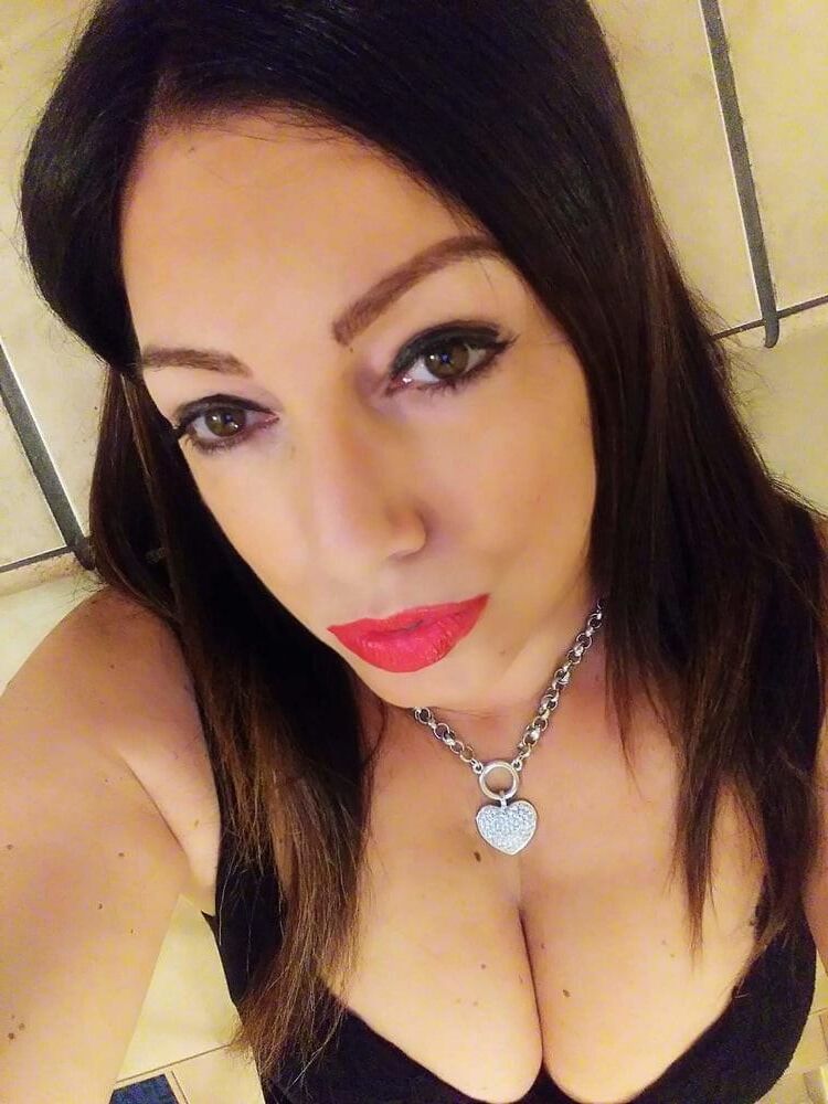 cleavage décolletés 