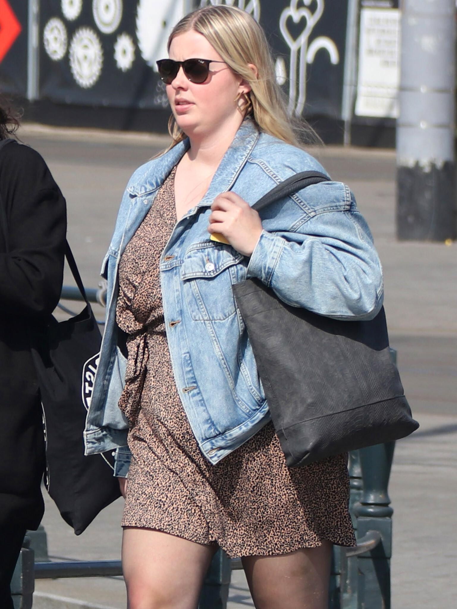 Sexy chubby women (Beauties in Skirts BBW)