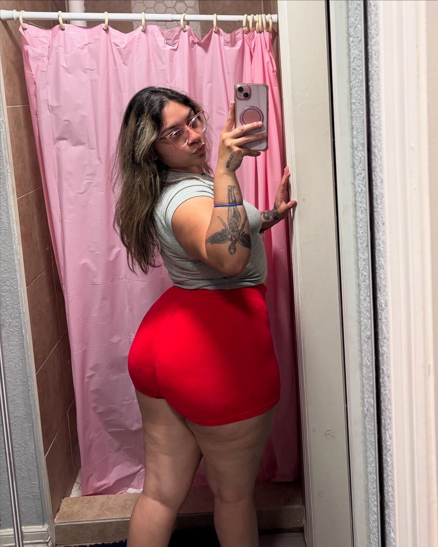 Mami Big Ass Big Titten sexy brünette Latino Frau gemischte heiße Fotos