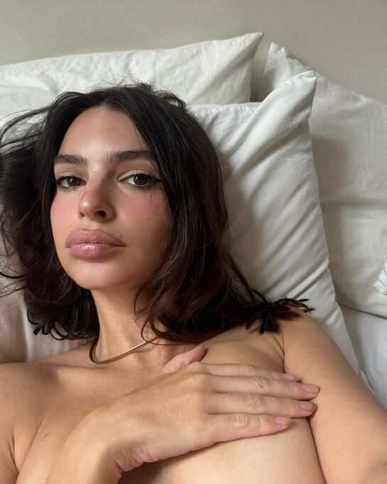Emily Ratajkowski