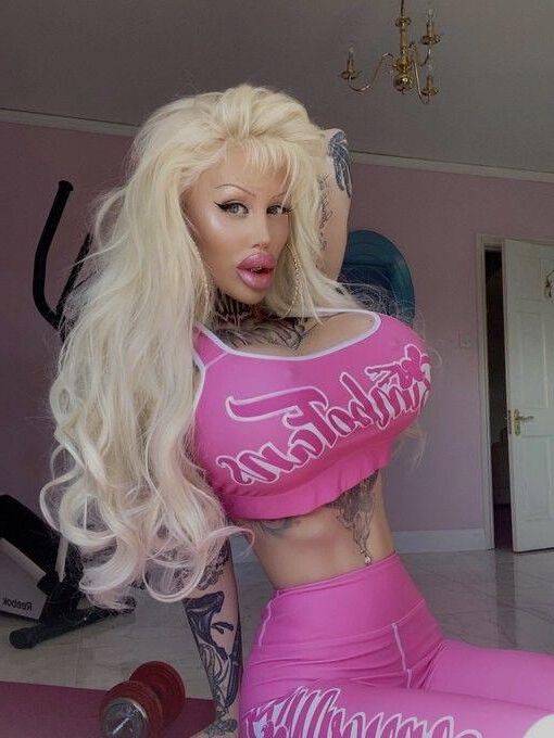 bimbos chav bitches to stroke and own full ballをとても速く排出する