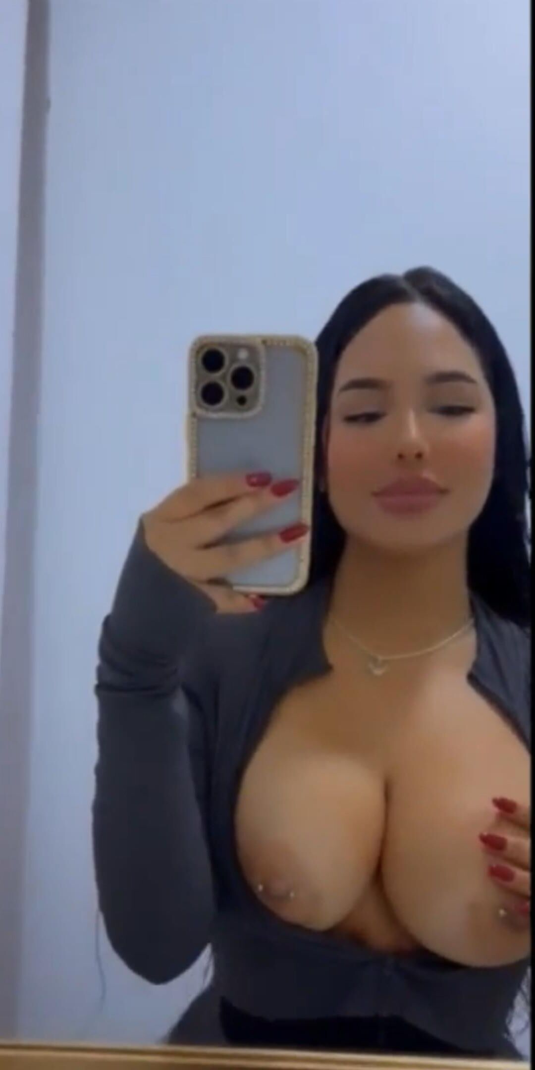 Sexy selfie tits