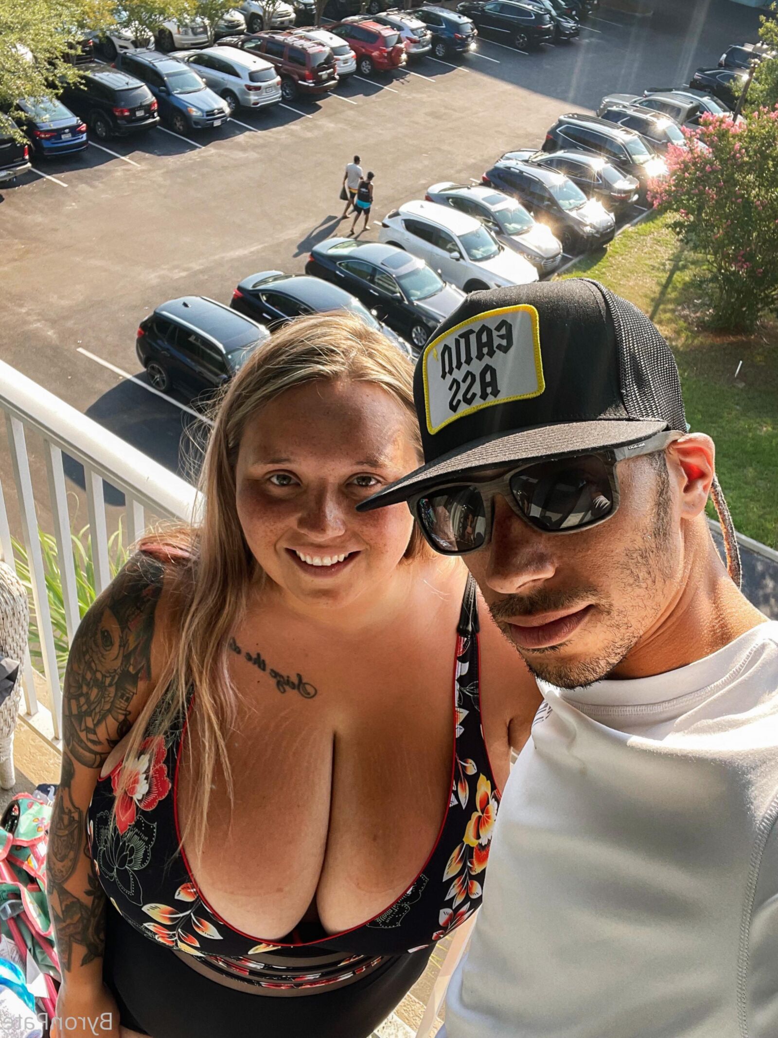 Mama Giant Boobs Big Butt Geiles BBW Girl mit Brille gemischt heiß