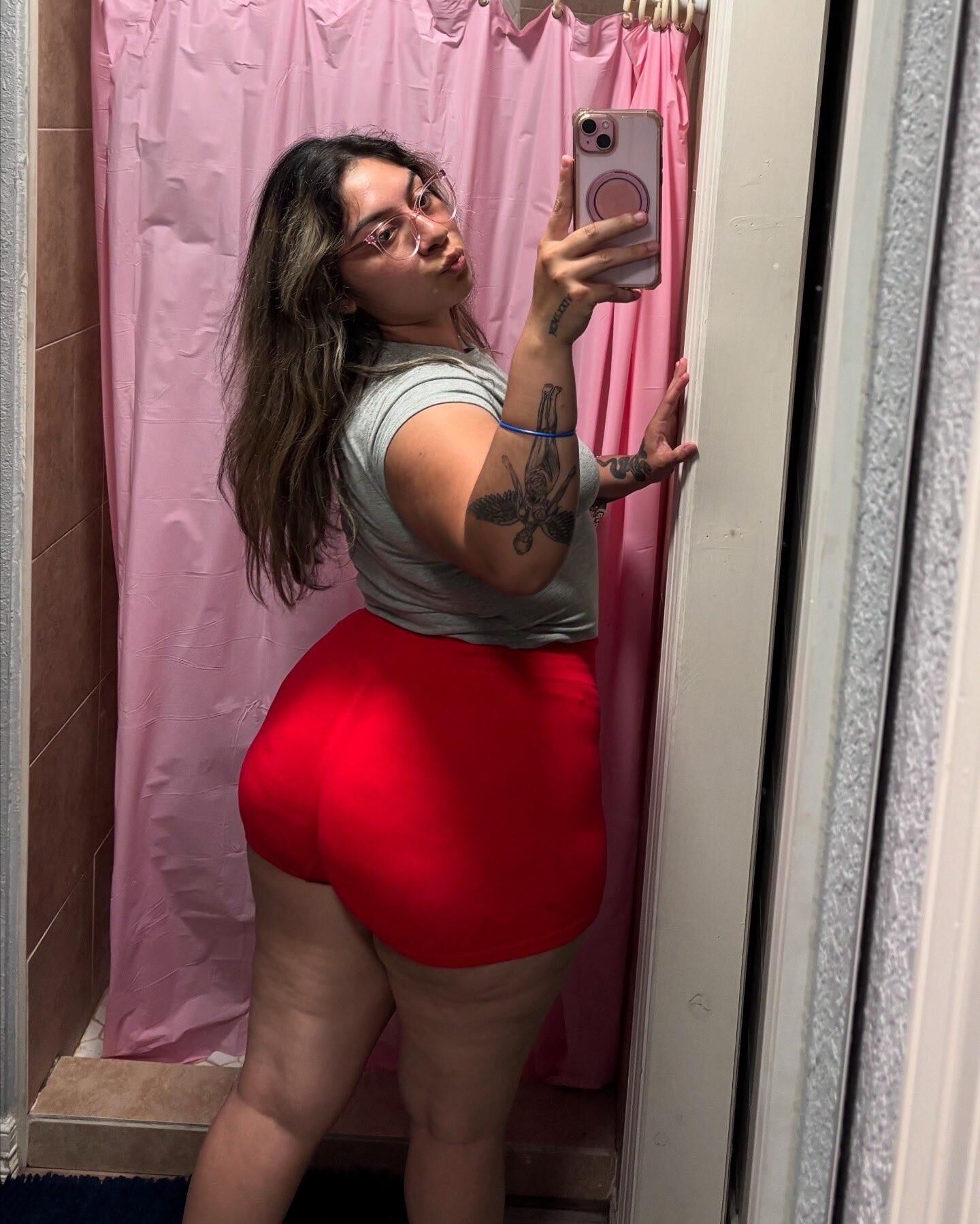 Mami Big Ass Big Titten sexy brünette Latino Frau gemischte heiße Fotos