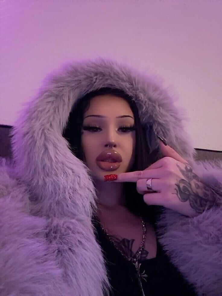 bimbos chav bitches to stroke and own full ballをとても速く排出する