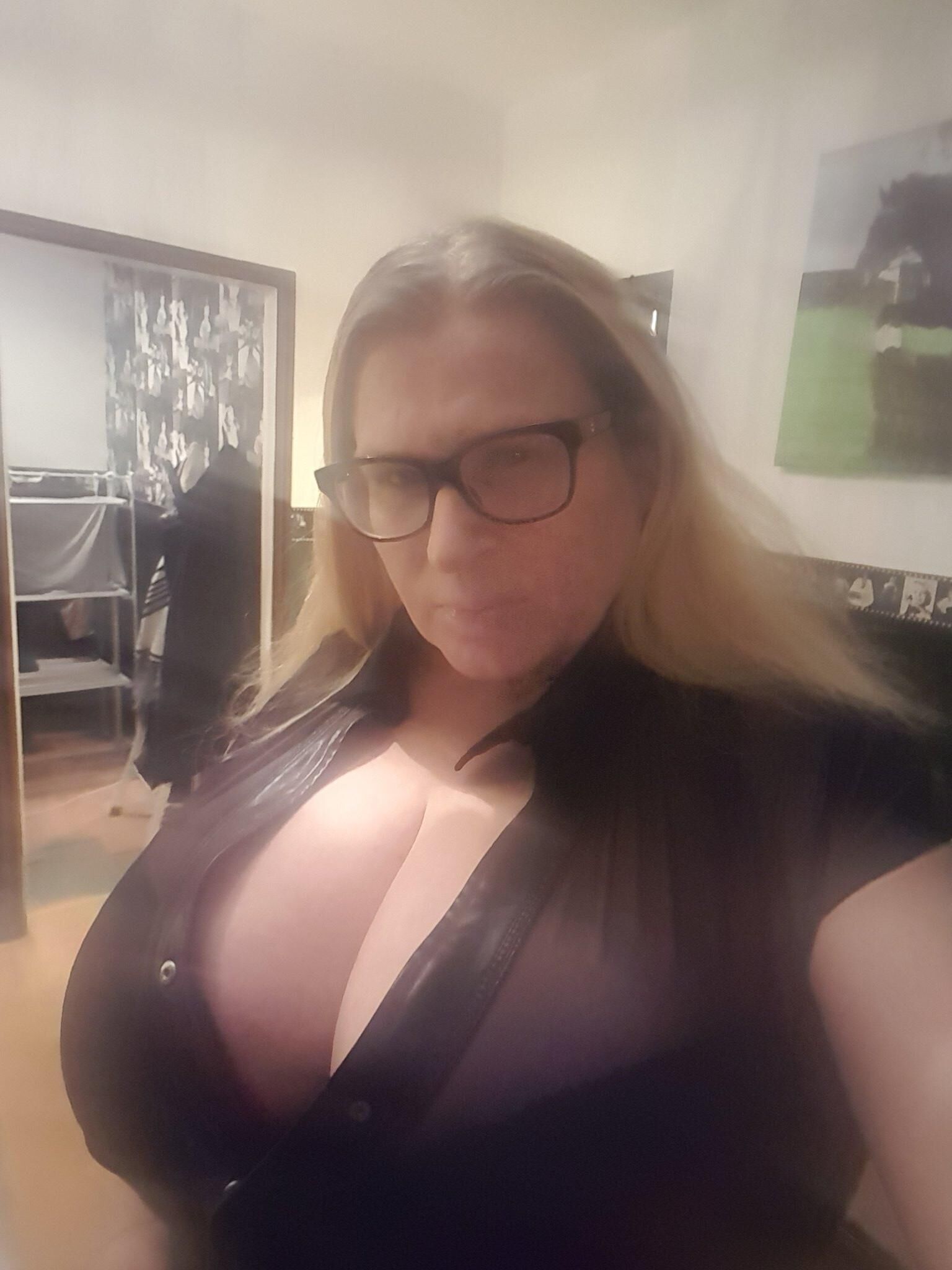 Samantha Sanders big boobs pornstar