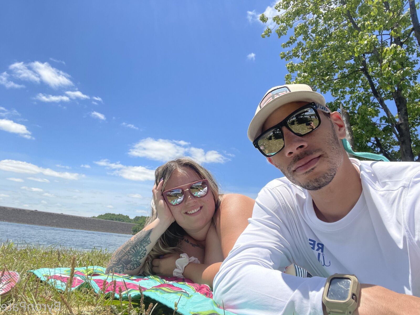 Mama Giant Boobs Big Butt Geiles BBW Girl mit Brille gemischt heiß