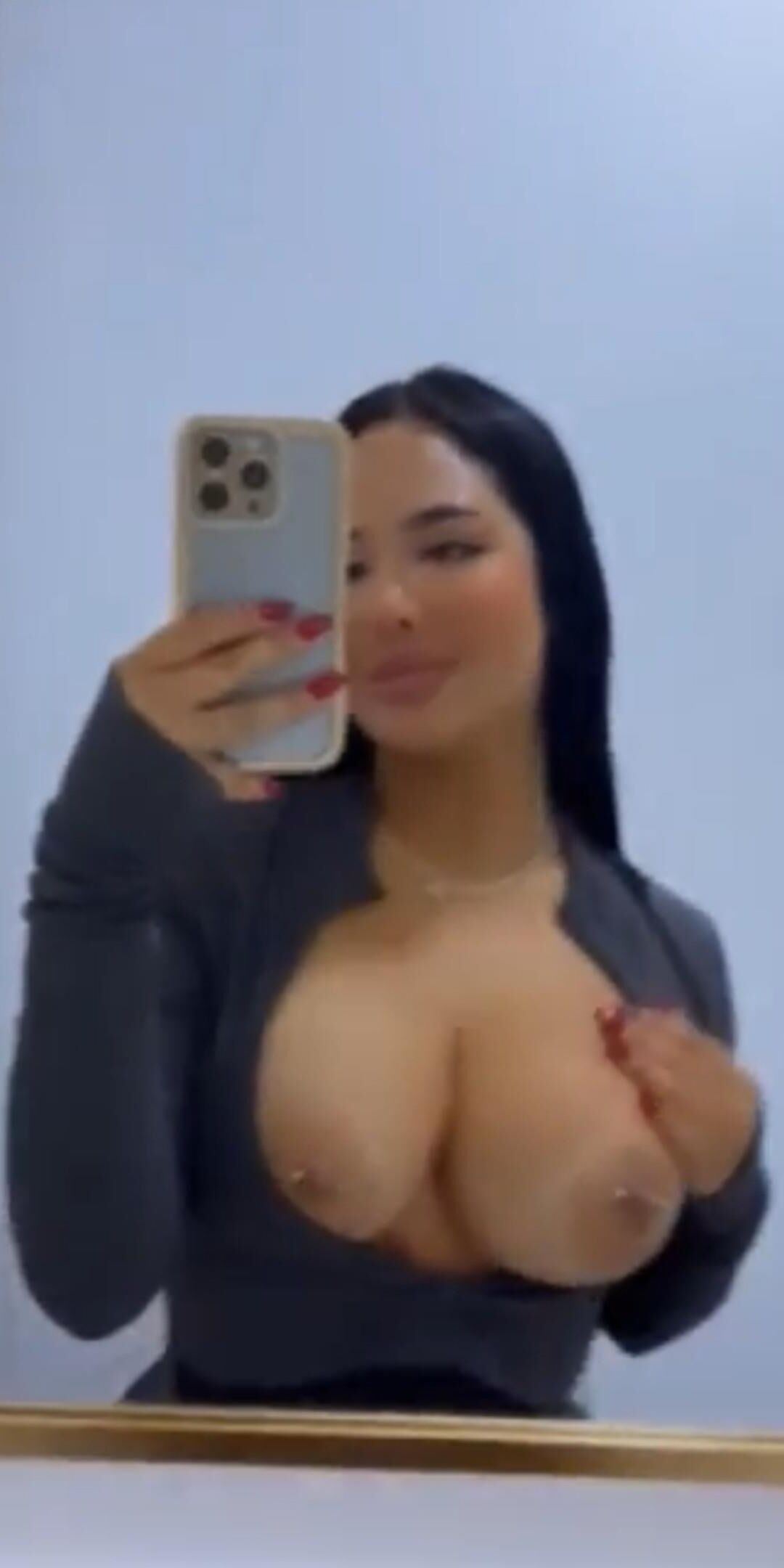Sexy selfie tits