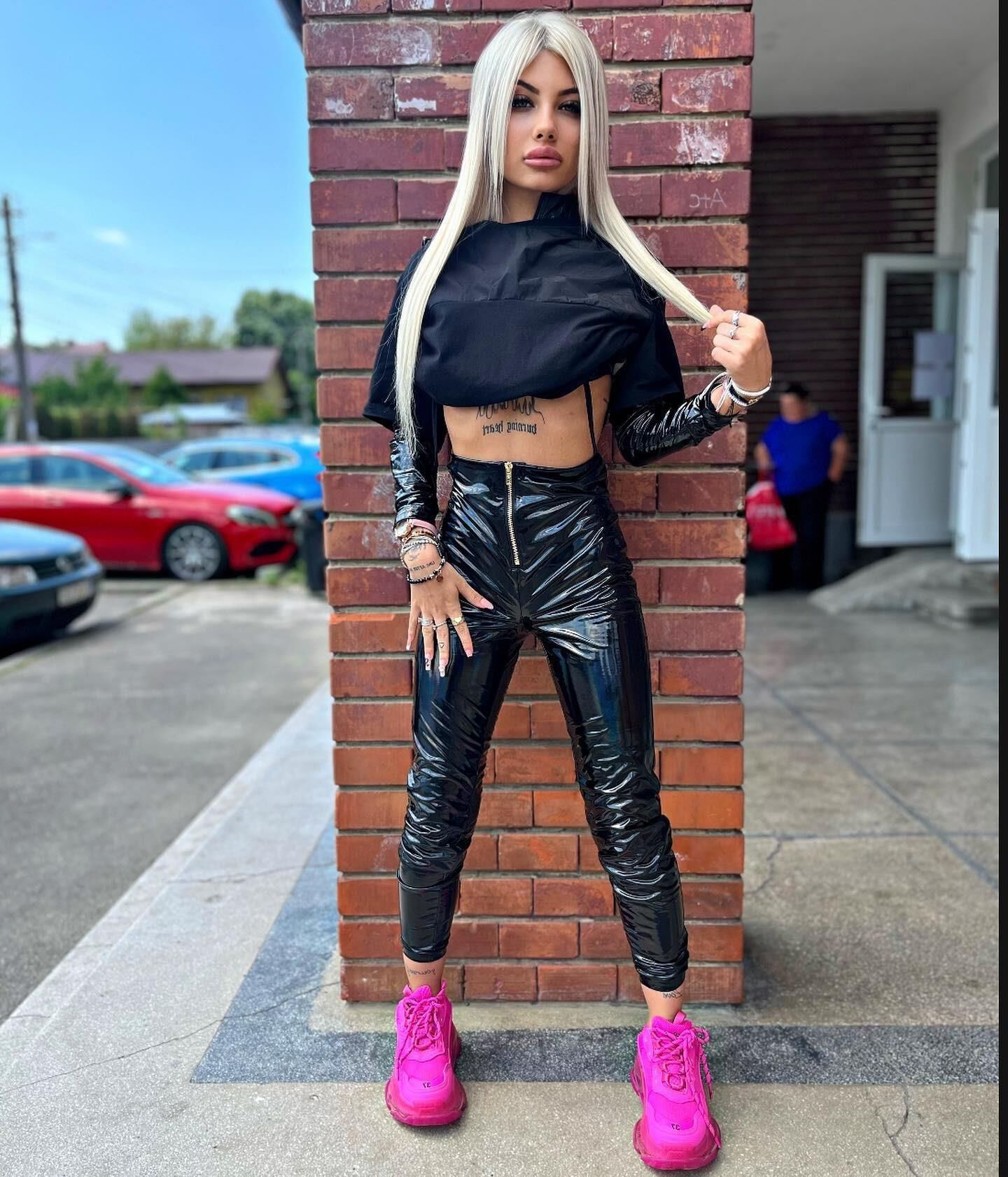 bimbos chav bitches to stroke and own full ballをとても速く排出する