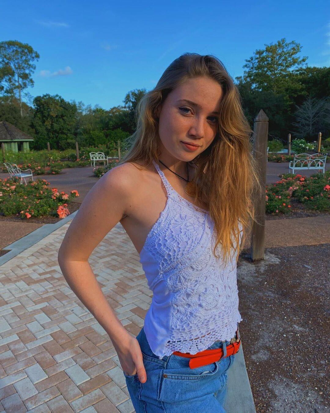アメリカの大学の女とオーストラリアのユニの女またはビンボのミックス