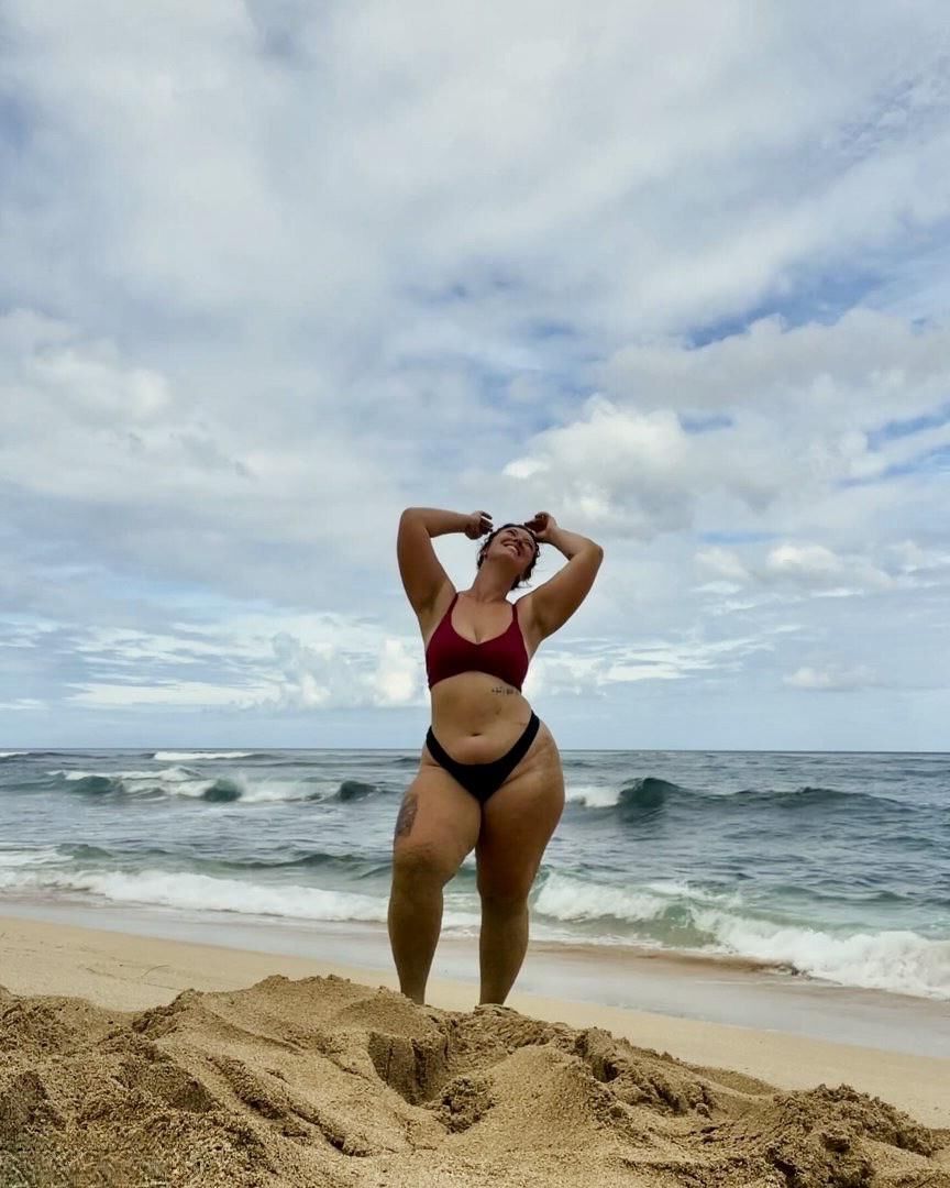 Kalis Big Ass Big Boobs BBW Brünette Mädchen gemischte heiße Schüsse