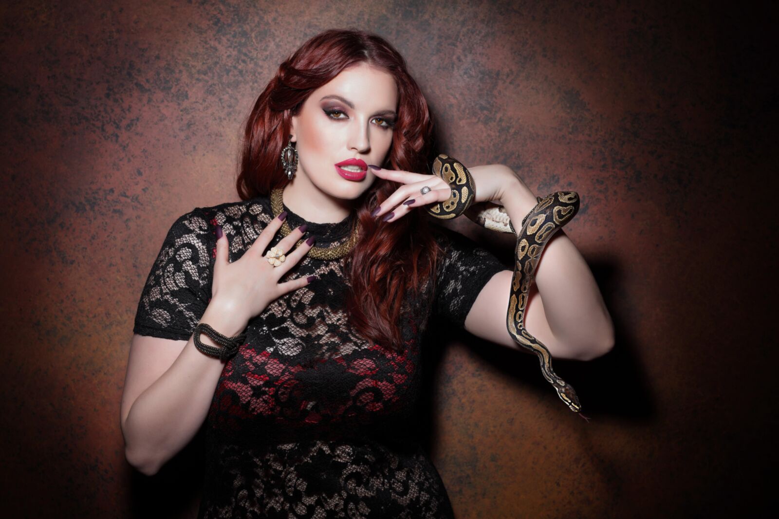 Ladyingerlust Busty Curvy UK Model