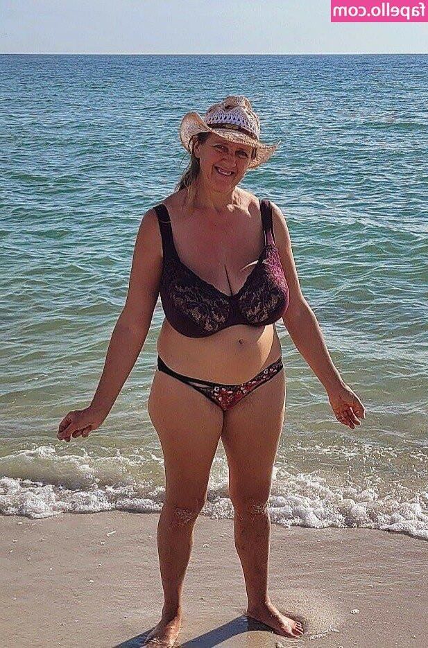 Petra riesige schlaffe Titten