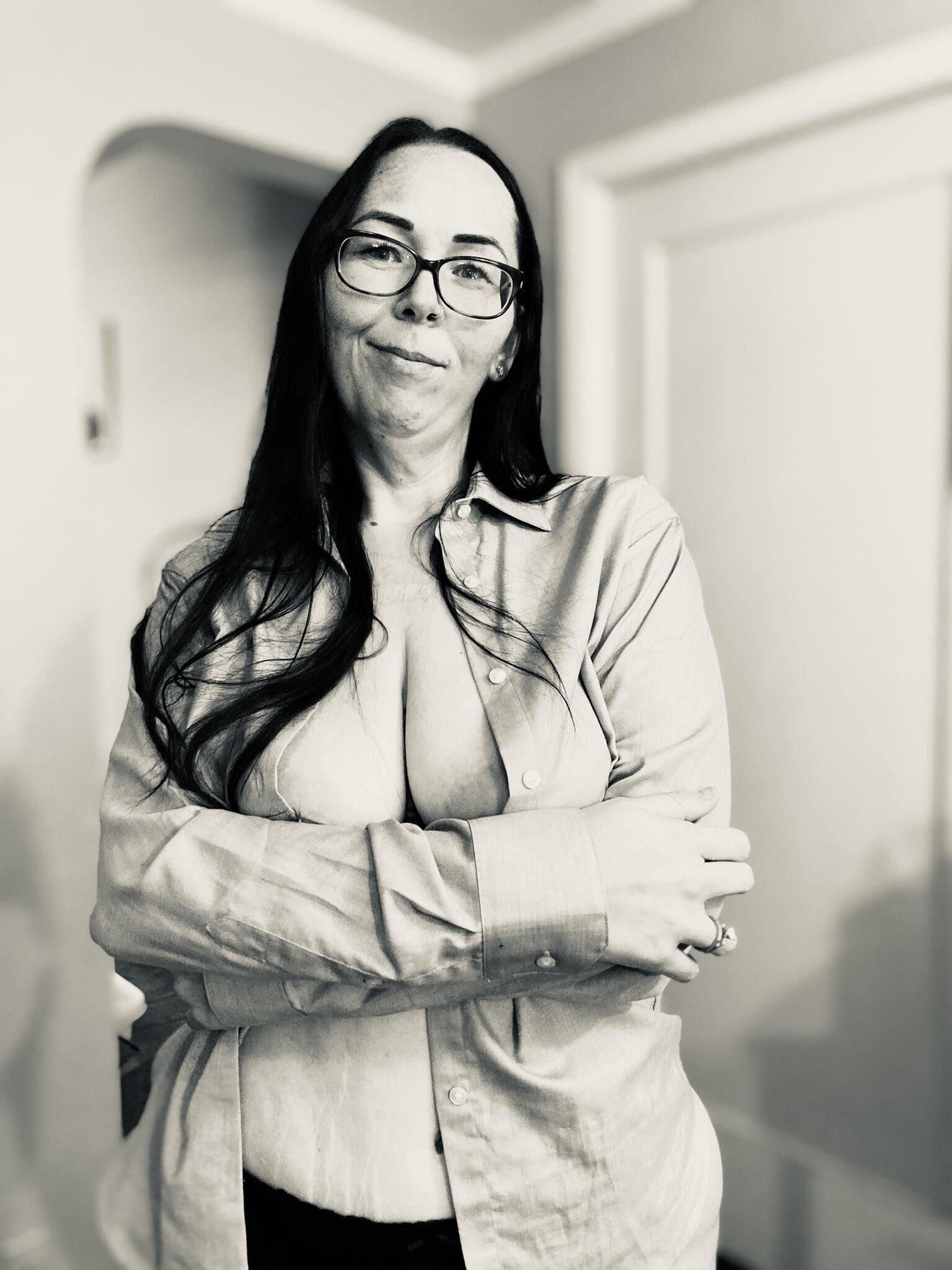 Biene Big Ass Big Saggy Tätowierte Titten milf mit Brille gemischt heiß