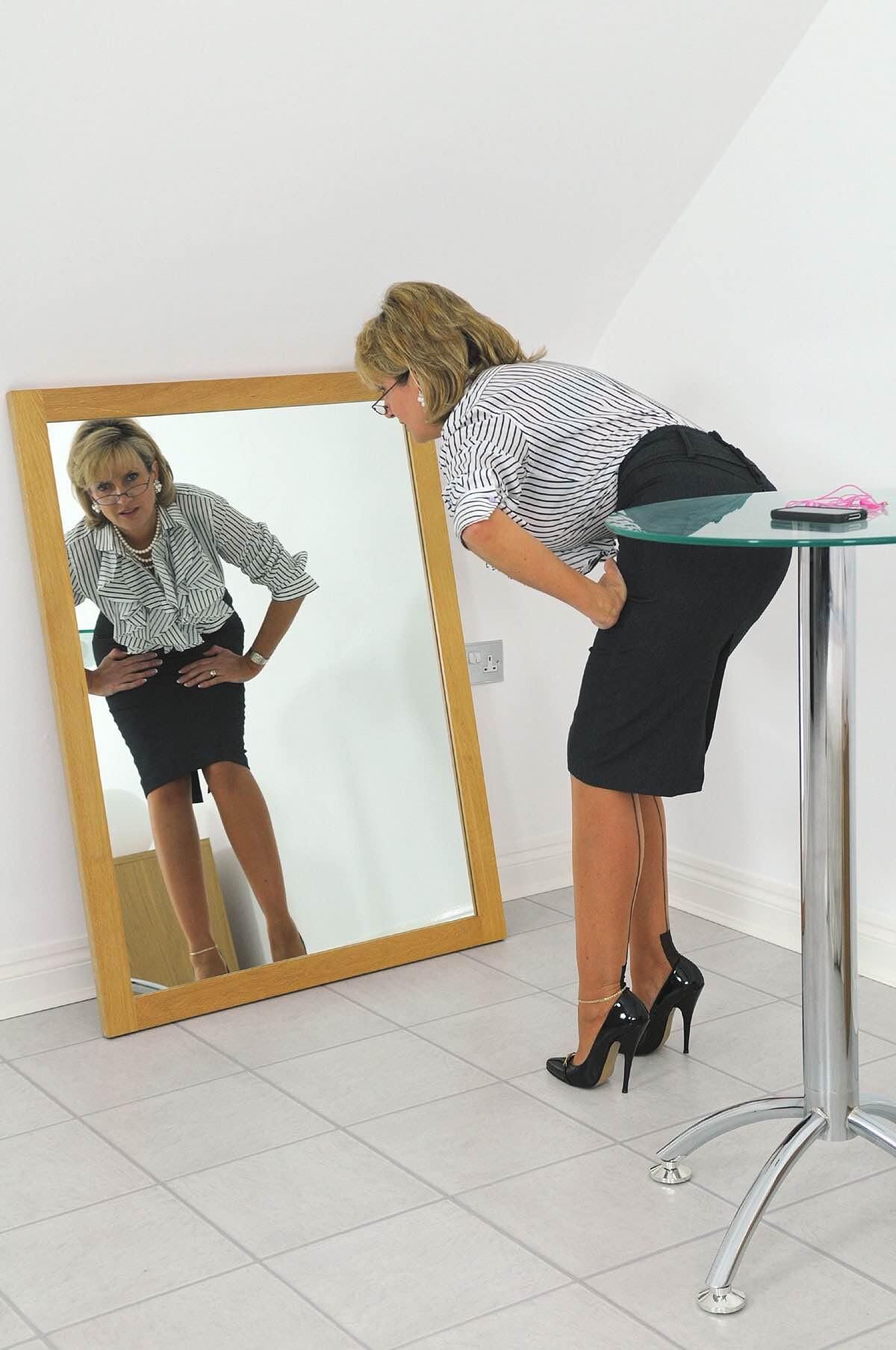 Gill Ellis Young (Lady Sonia) Ich bin ein verheirateter Exhibitionist