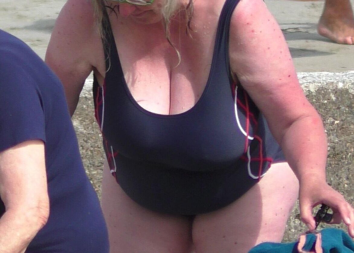 Beach Oma ausspioniert