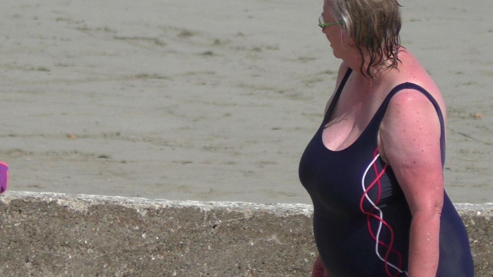 Beach Oma ausspioniert