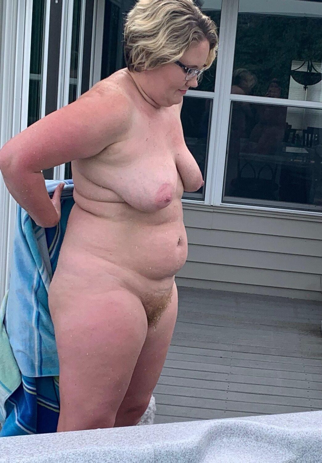 Exponierte Frau