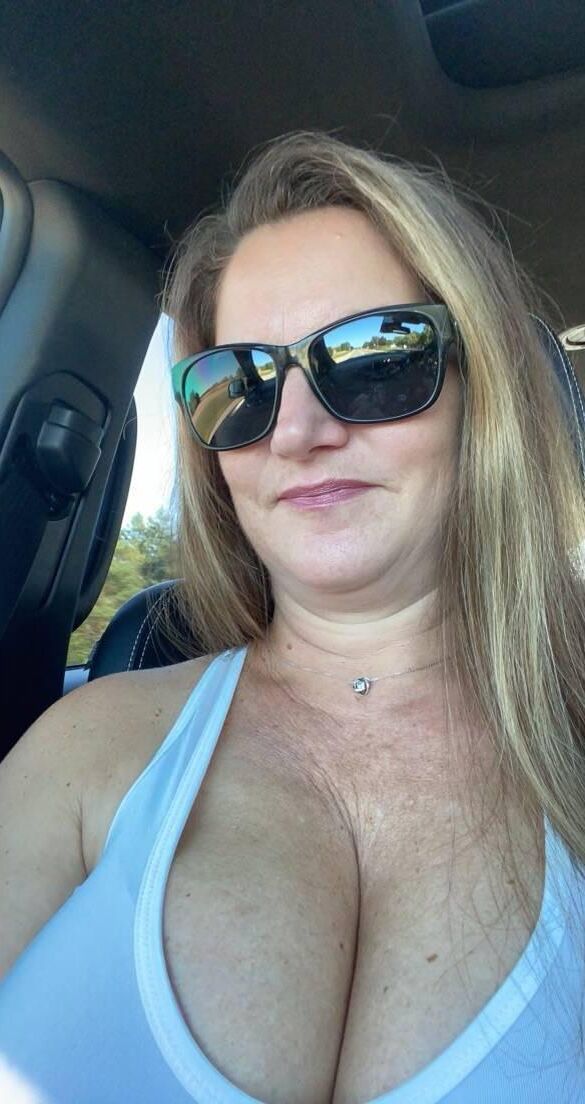 Vollbusiger Amateur Gilf Shelly