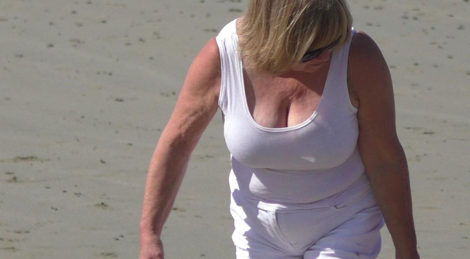 nn vollbusige blonde Oma