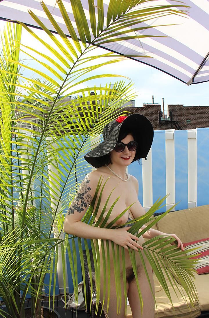 Frau Rosie Wilde, Frau Rosie Levine, Rosie Manhattan Nude