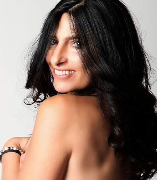 Modelo maduro de Raquel Simon