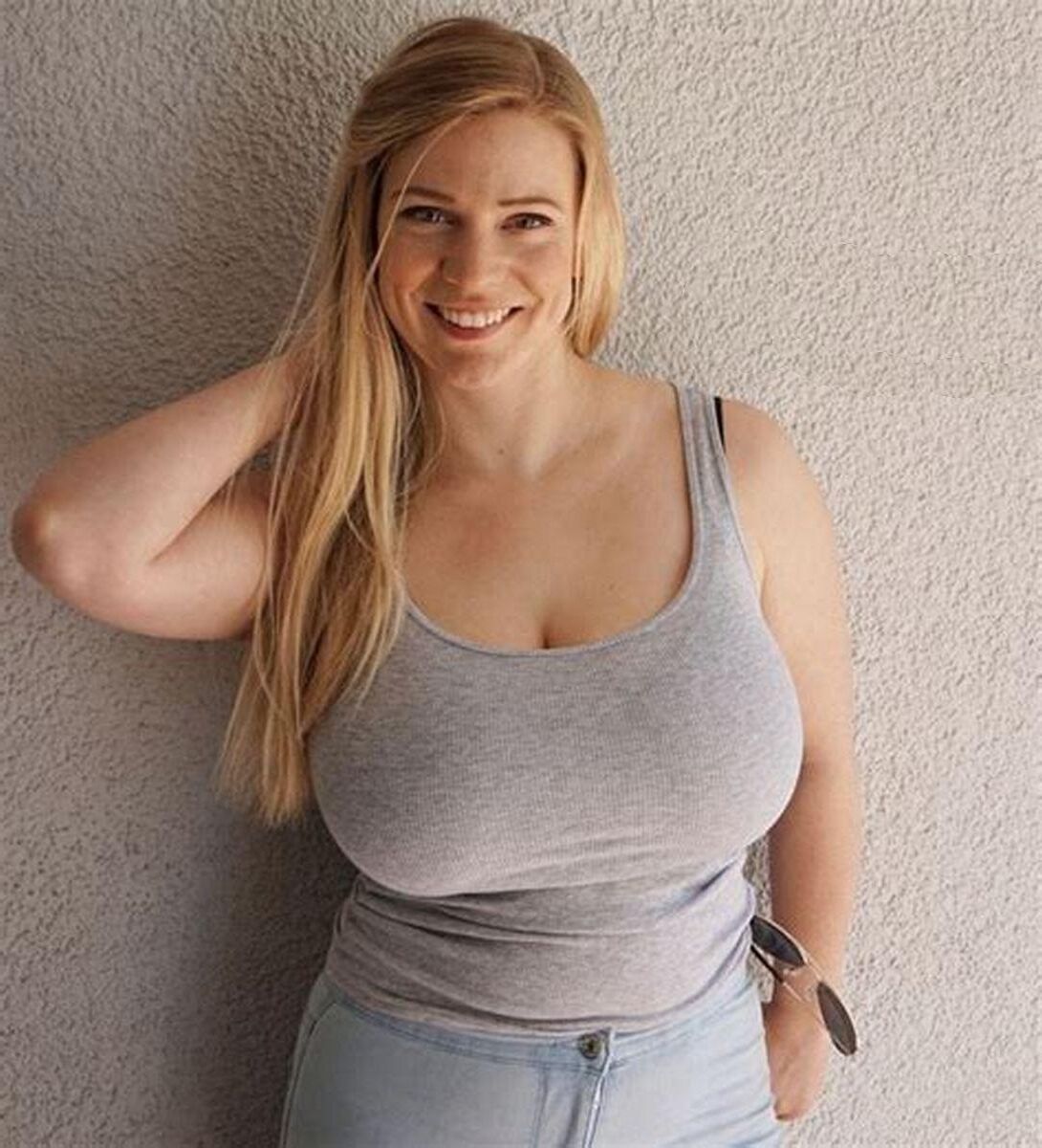Busty Women 