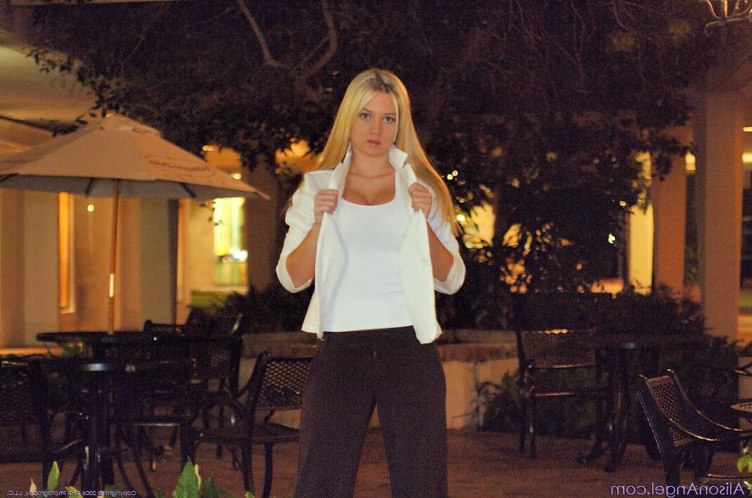 Alison Angel eine Nacht in der Stadt