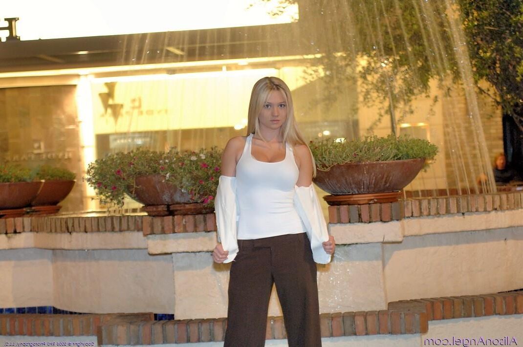 Alison Angel eine Nacht in der Stadt