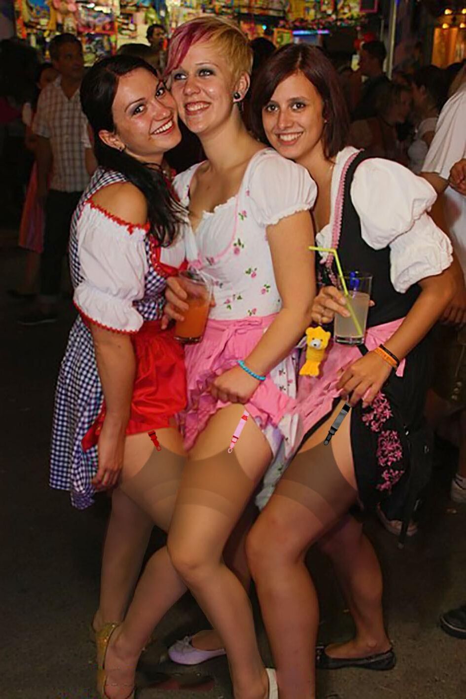 Fesche Madln im Dirndl zum Vierhundertviert`n