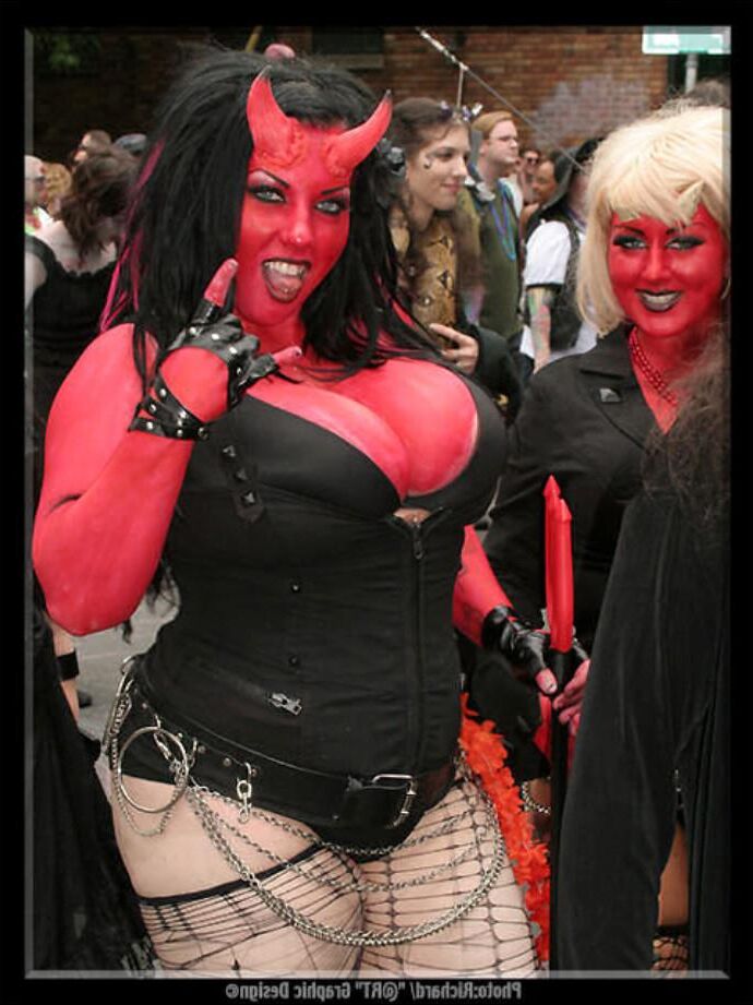 Riesige Titten Goth Bbw A.V. 