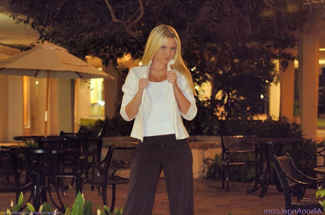 Alison Angel eine Nacht in der Stadt