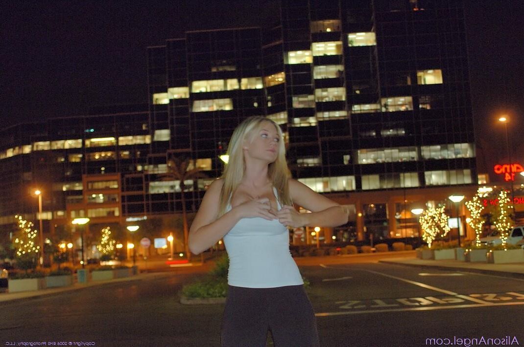 Alison Angel eine Nacht in der Stadt