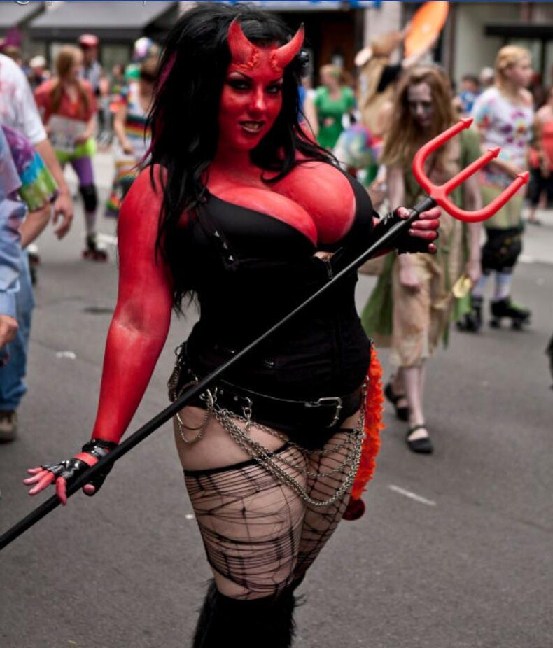 Riesige Titten Goth Bbw A.V. 