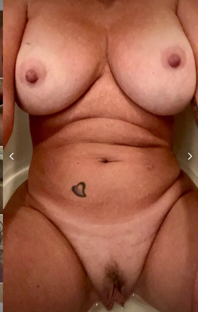 Super heiße vollbusige Milf