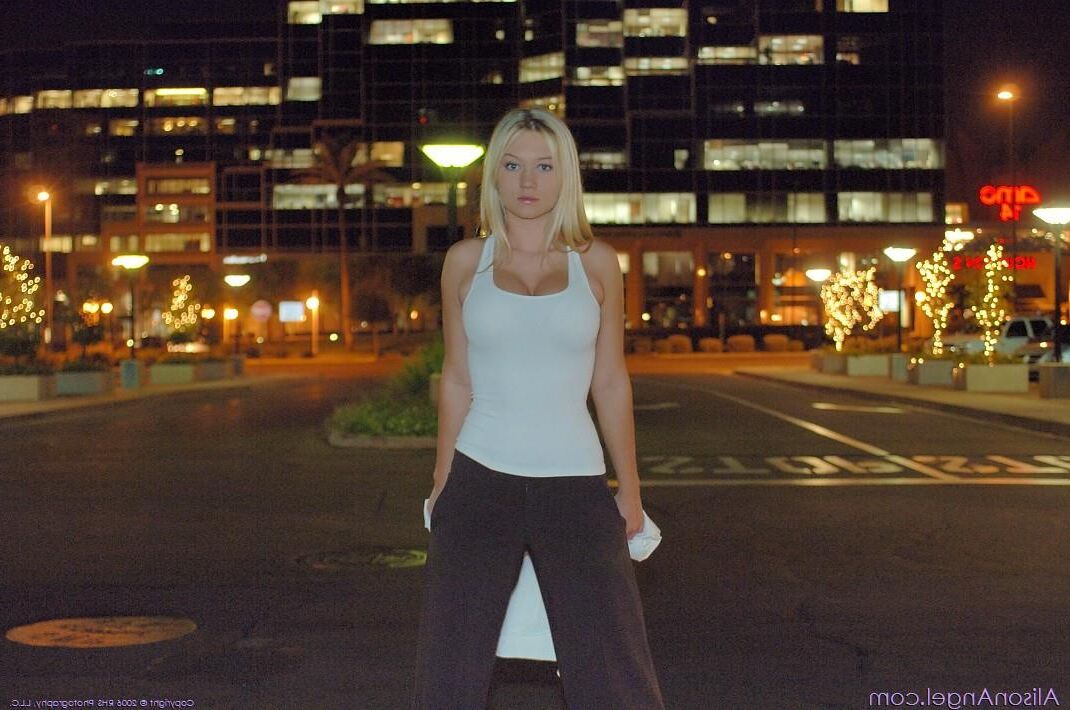 Alison Angel eine Nacht in der Stadt