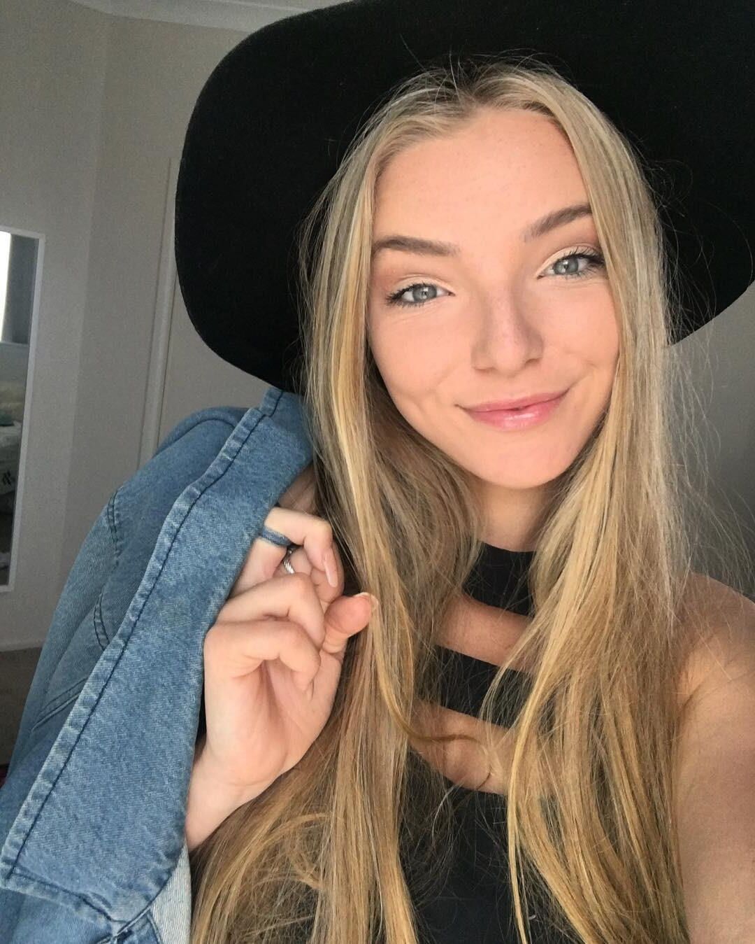 Mix of American College Sluts and Aussie Uni Sluts or Bimbos 