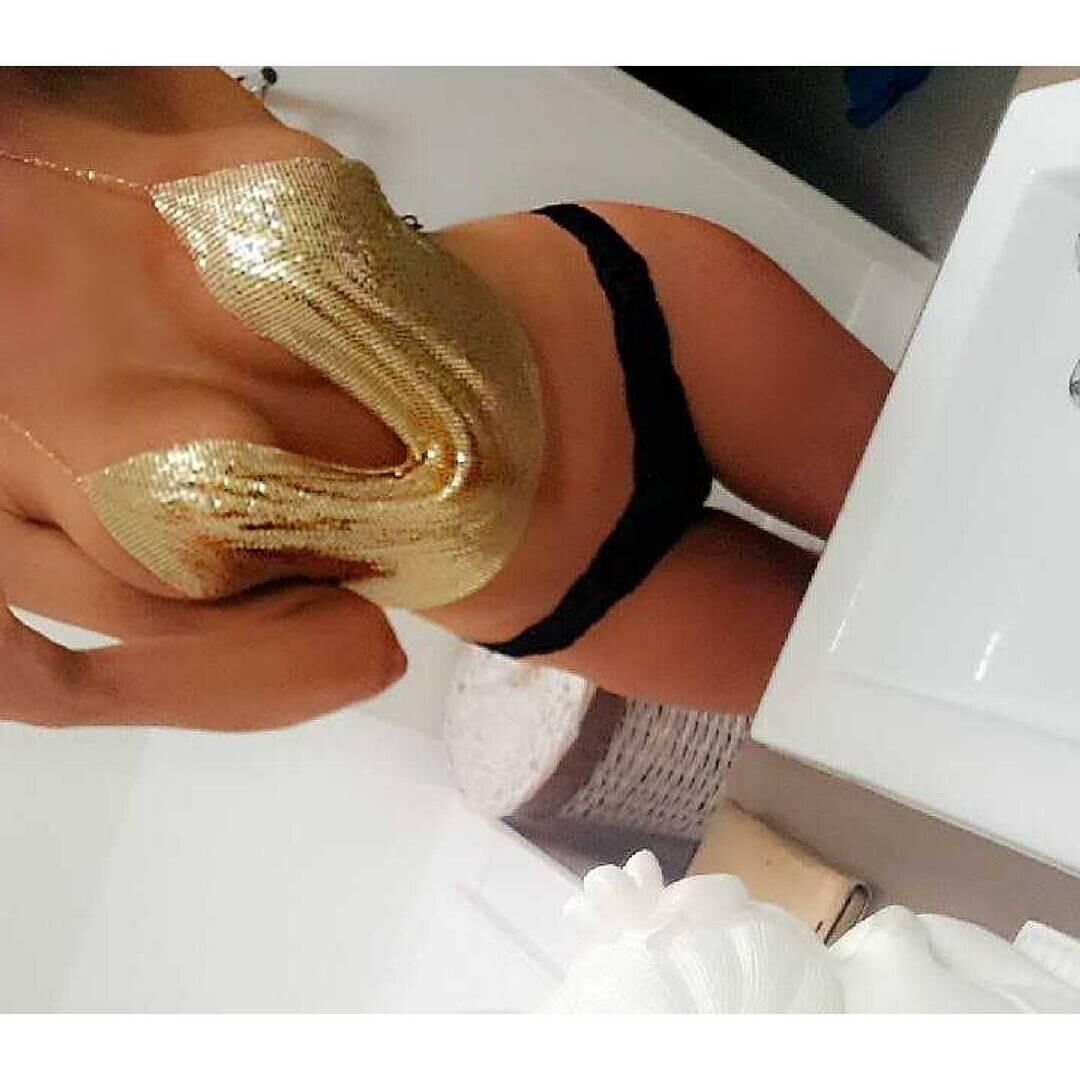 Mischung aus amerikanischen College -Schlampen und Aussie Uni -Schlampen oder Bimbos