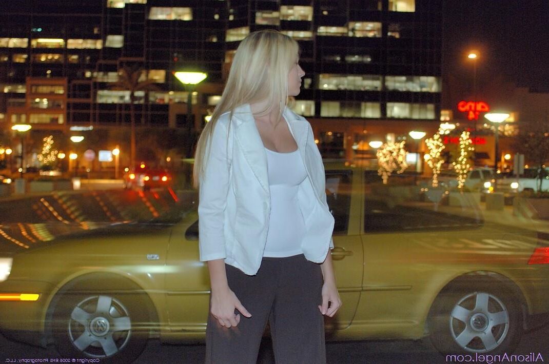 Alison Angel eine Nacht in der Stadt