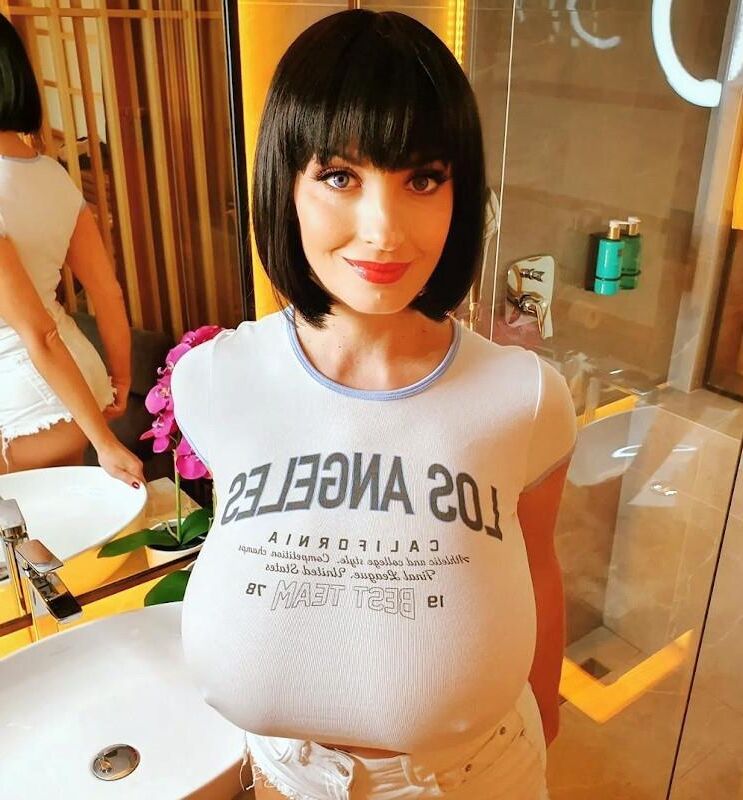 Big Tits, Tight Tops VIX