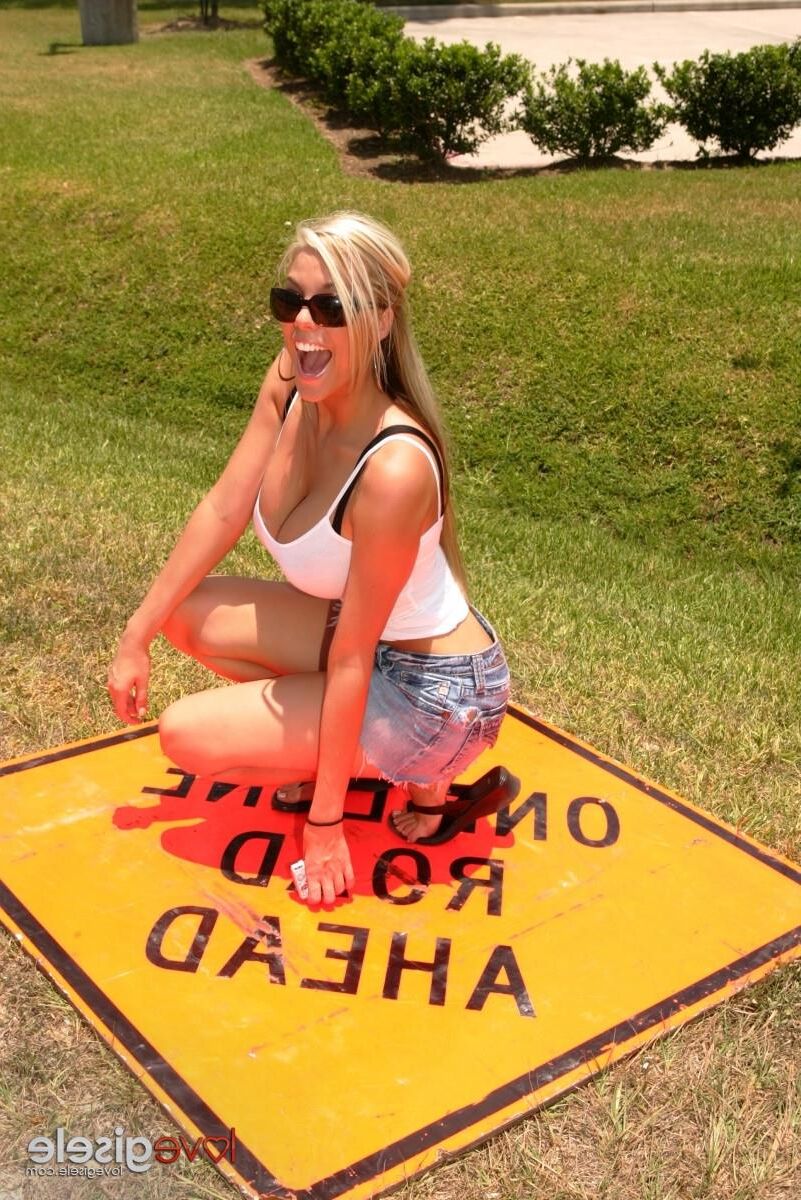 Liebe Gisele One Lane Road