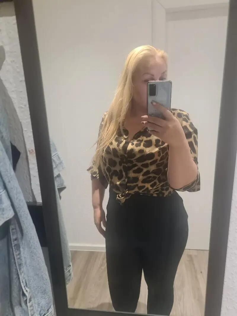 Sexy tetona rubia milf puta