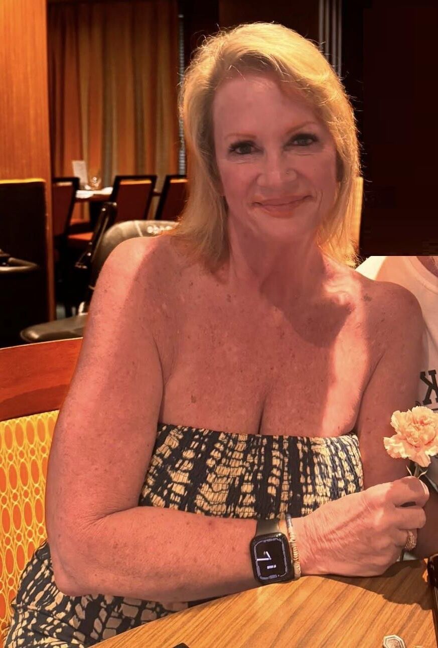 Sexy Matures In Dresses #