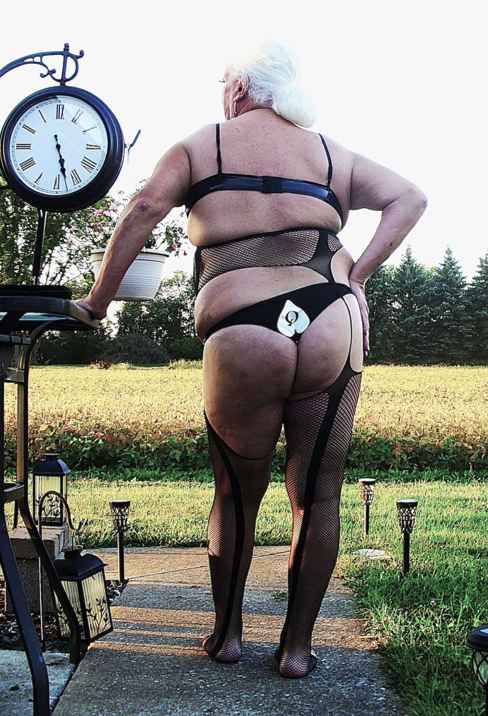 Shuggah Shows Off Her New PHATNESS In Public