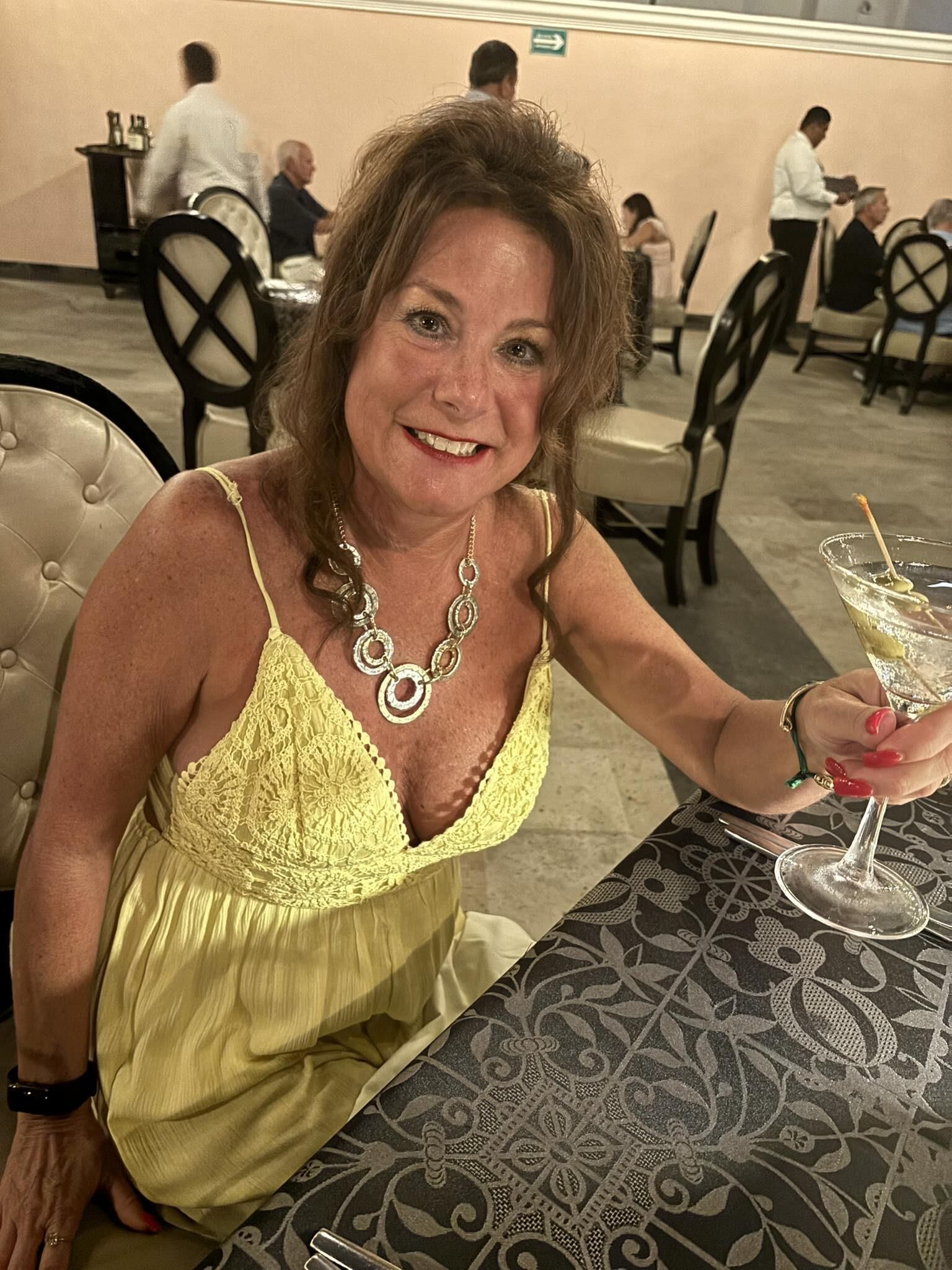 Sexy Matures In Dresses #