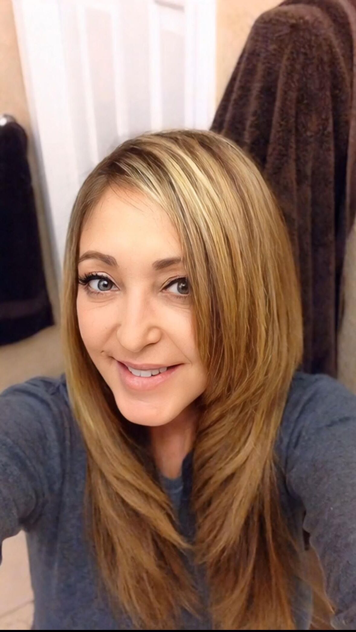 AI My Wife (Bathroom Selfie Tits)