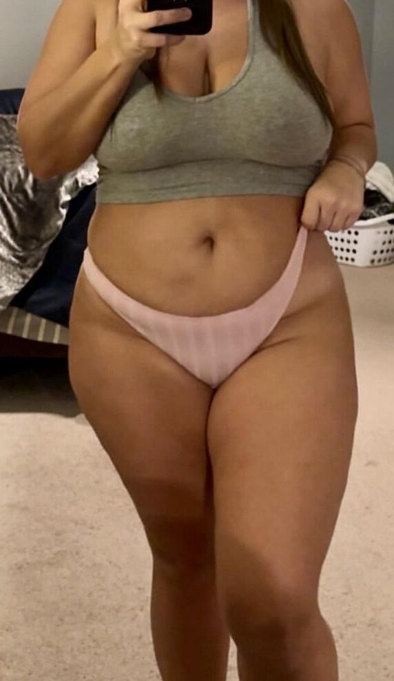 Sexy Thick Amateur Mommy