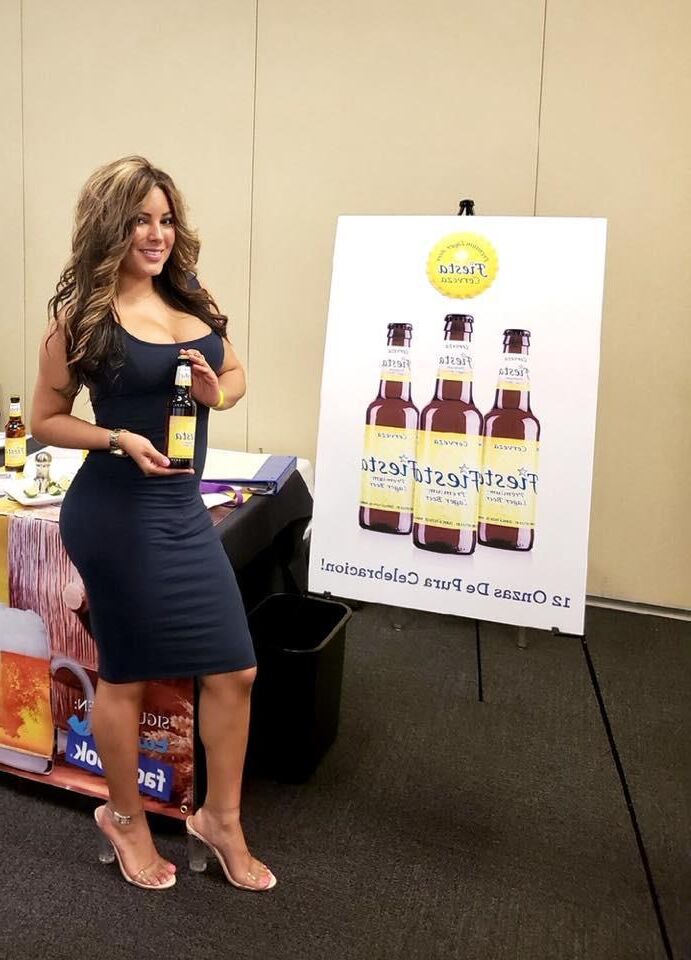 Chicago Bottle Girl